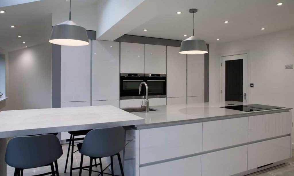 Modern Kitchen Design Ideas – 5 Contrasting Modern Kitchen Looks Modern Handleless Kitchen