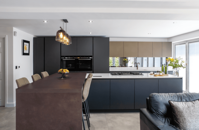 Designing a Kitchen for Entertaining Designing a Kitchen for Entertaining