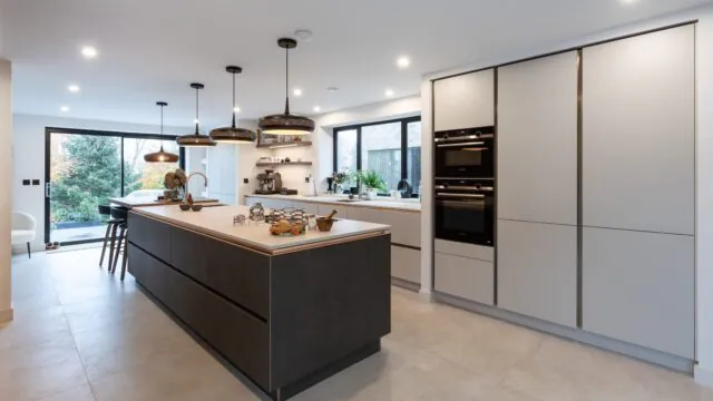 Designing a Kitchen for Entertaining Designing a Kitchen for Entertaining