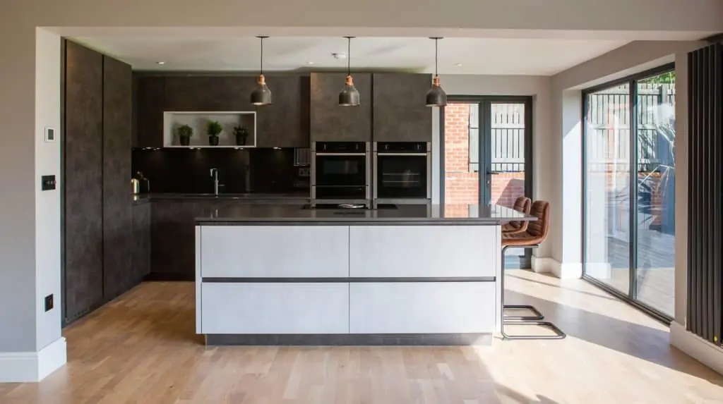 Modern Kitchen Design Ideas โ 5 Contrasting Modern Kitchen Looks modern kitchen leeds