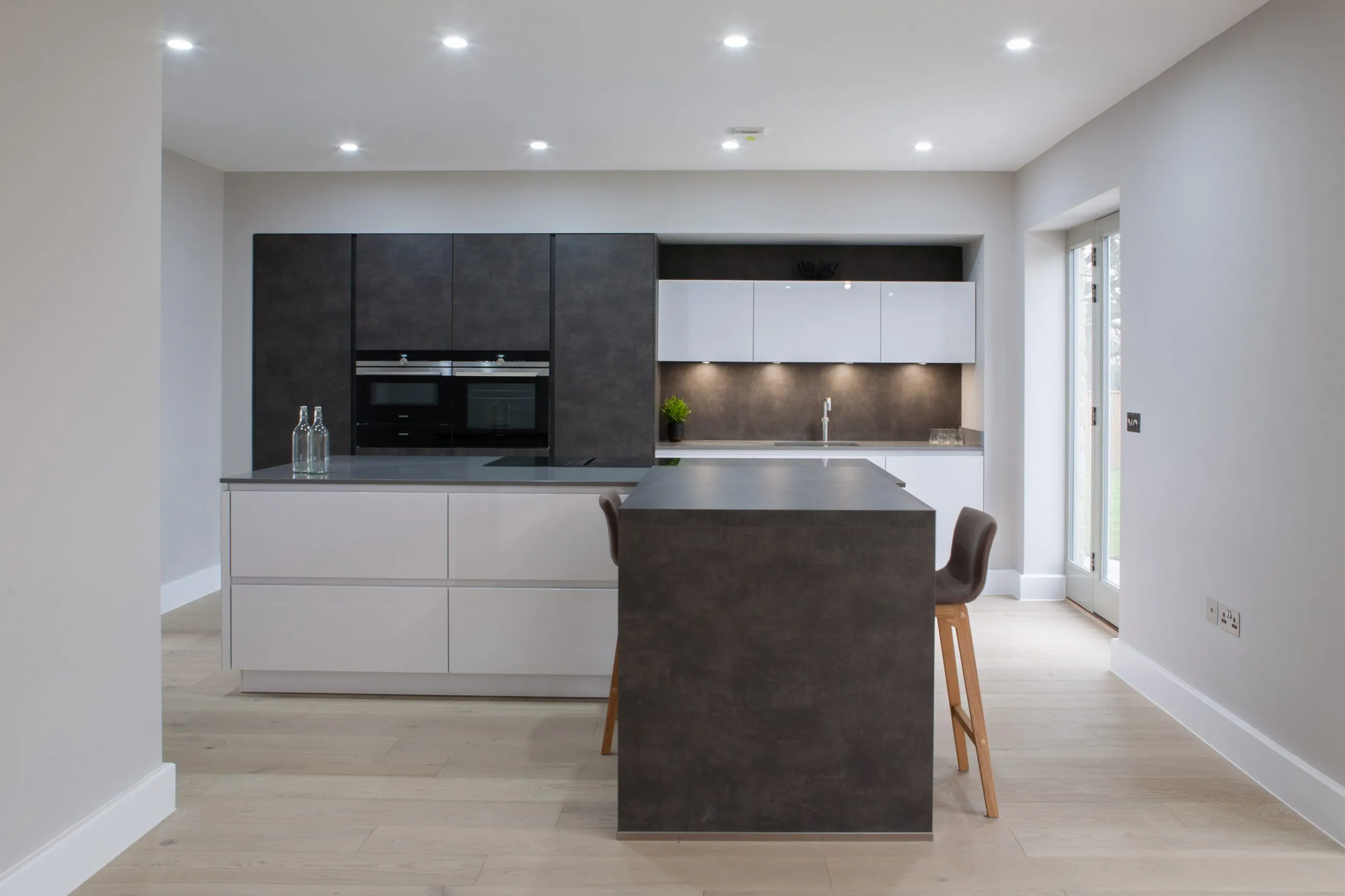 LET THE LIGHT IN – CHOOSING THE PERFECT LIGHTING FOR YOUR KITCHEN LET THE LIGHT IN – CHOOSING THE PERFECT LIGHTING FOR YOUR KITCHEN