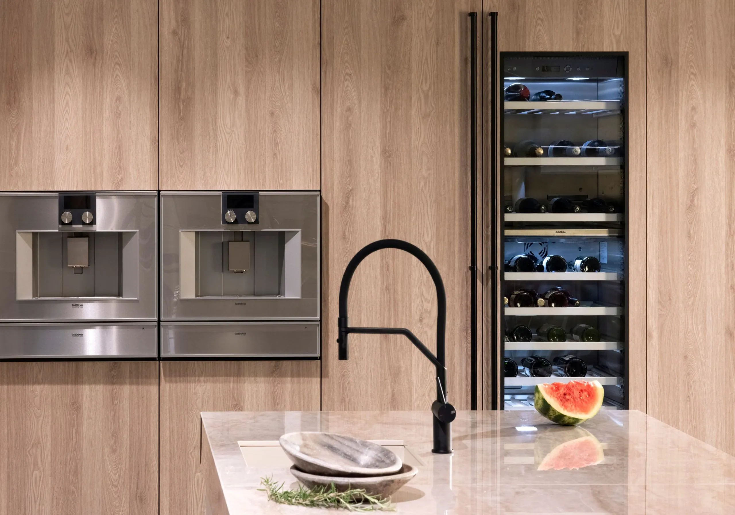 High-MODO_champagnesilver_dektonstonikaargaxgloss_stage_13